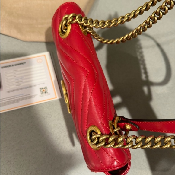 Gucci Marmont Red Shoulder Bag - Picture 5 of 16